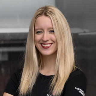 Headshot of Zoe Avery